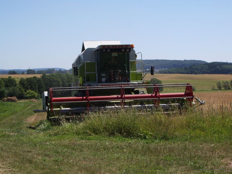 Claas Mega 218 01.jpg